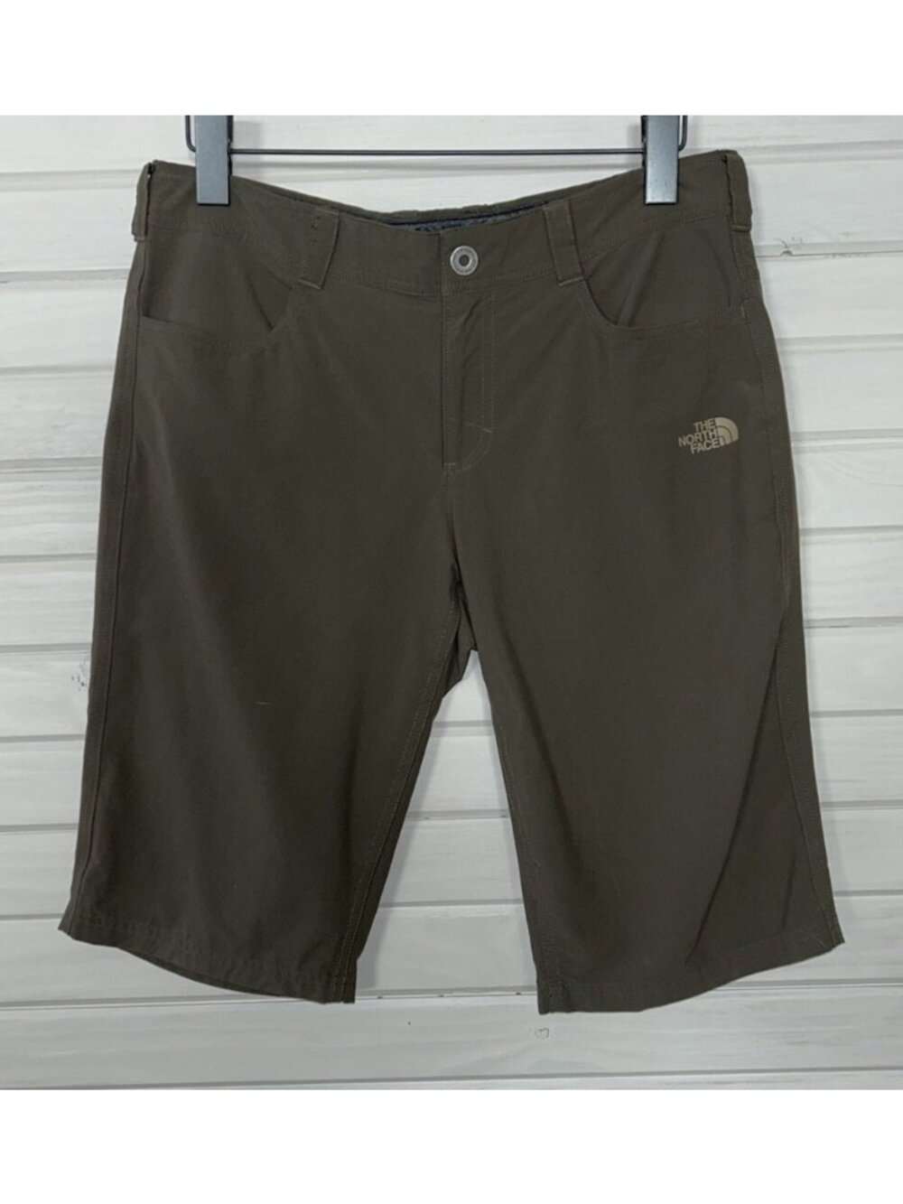 The North Face Sz 8 Nylon Stretch Shorts Khaki Pockets Zip Snap Logo Bermuda EUC